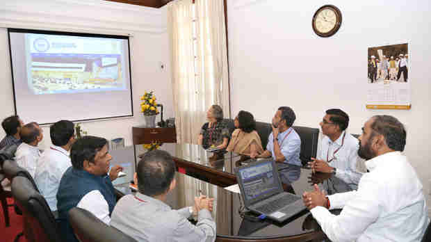 Hansraj Gangaram Ahir launching an exclusive website for the ensuing 2nd meeting of the National Platform on Disaster Risk Reduction (NPDRR), in New Delhi on April 06, 2017