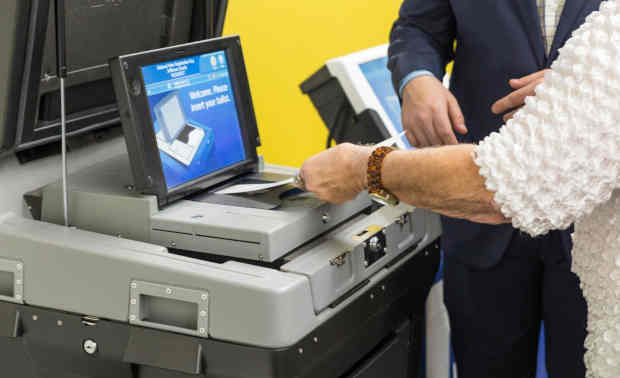 DS200 precinct scanner and tabulator combines the best attributes of a paper-based ballot system with the flexibility and efficiency of the latest digital-image technology – taking traditional optical-scan ballot vote tabulation to a new level. Photo: ES&S