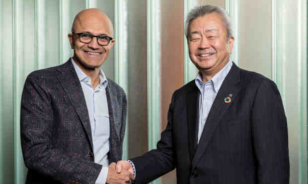 Satya Nadella, CEO, Microsoft (left), Jun Sawada, CEO, NTT (right)