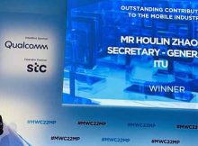 ​​The Secretary-General of the International Telecommunication Union (ITU), Houlin Zhao, received the GLOMO (Global Mobile) award from the GSMA on February 28, 2022. Photo: ITU