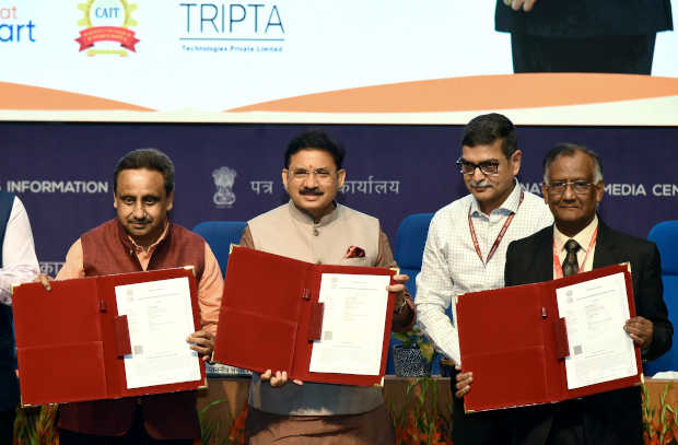 India Post signed an MoU with Confederation of All India Traders (CAIT) and Tripta Technologies in the presence of Minister of State for Communications, Devusinh Chauhan, in New Delhi on May 9, 2023. Photo: PIB