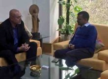 Hotmail founder Sabeer Bhatia met Delhi Chief Minister Arvind Kejriwal to discuss enhanced use of technology to improve governance. Photo: AAP