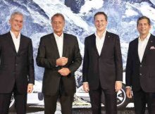 Eberhard Weiblen (CEO Porsche Consulting), Detlev von Platen (Member of the Porsche AG Executive Board for Sales and Marketing), Norman Firchau (President and CEO of Porsche Consulting, Inc., USA), Doug Reinart (Partner Porsche Consulting) (from left). Photo: Porsche Consulting