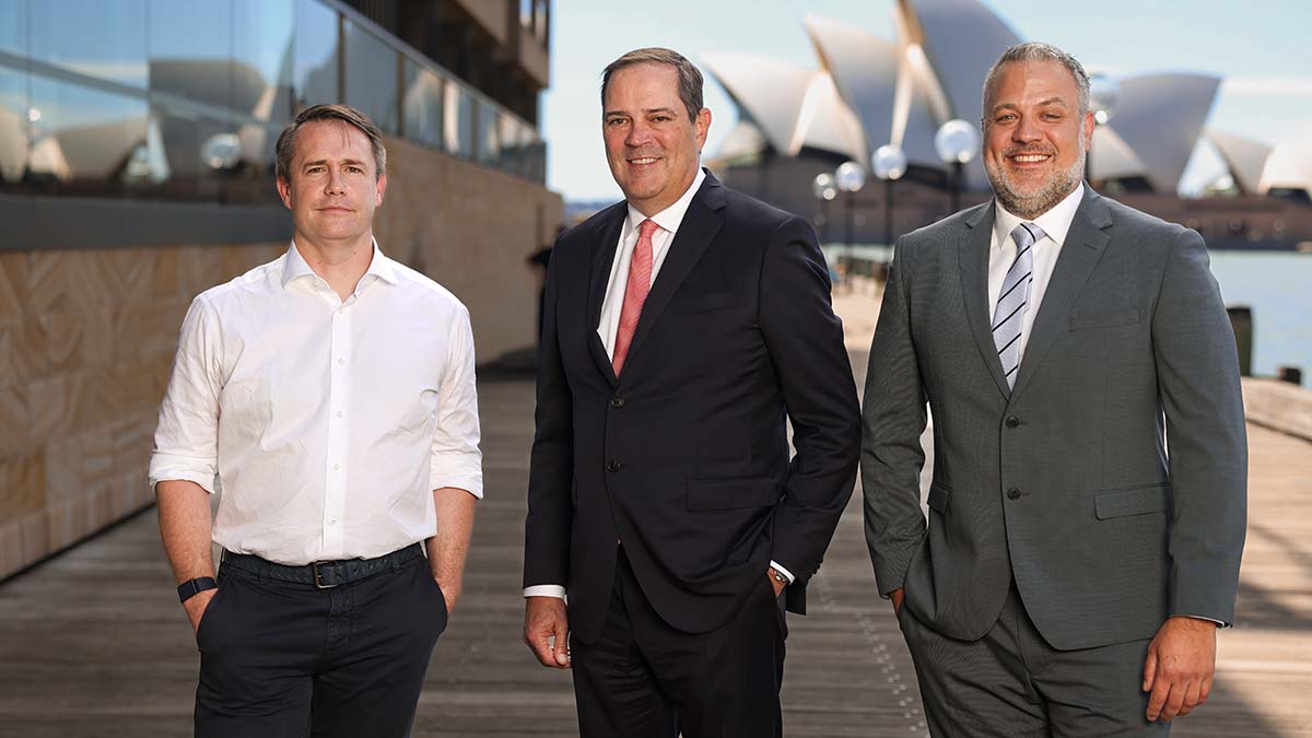 (L–R) James Manning (Co-Founder & CEO, Sharon AI), Chuck Robbins (Chair & CEO, Cisco), and Stefan Leitl (VP & General Manager, Cisco Australia & New Zealand) in Sydney. Photo: Cisco